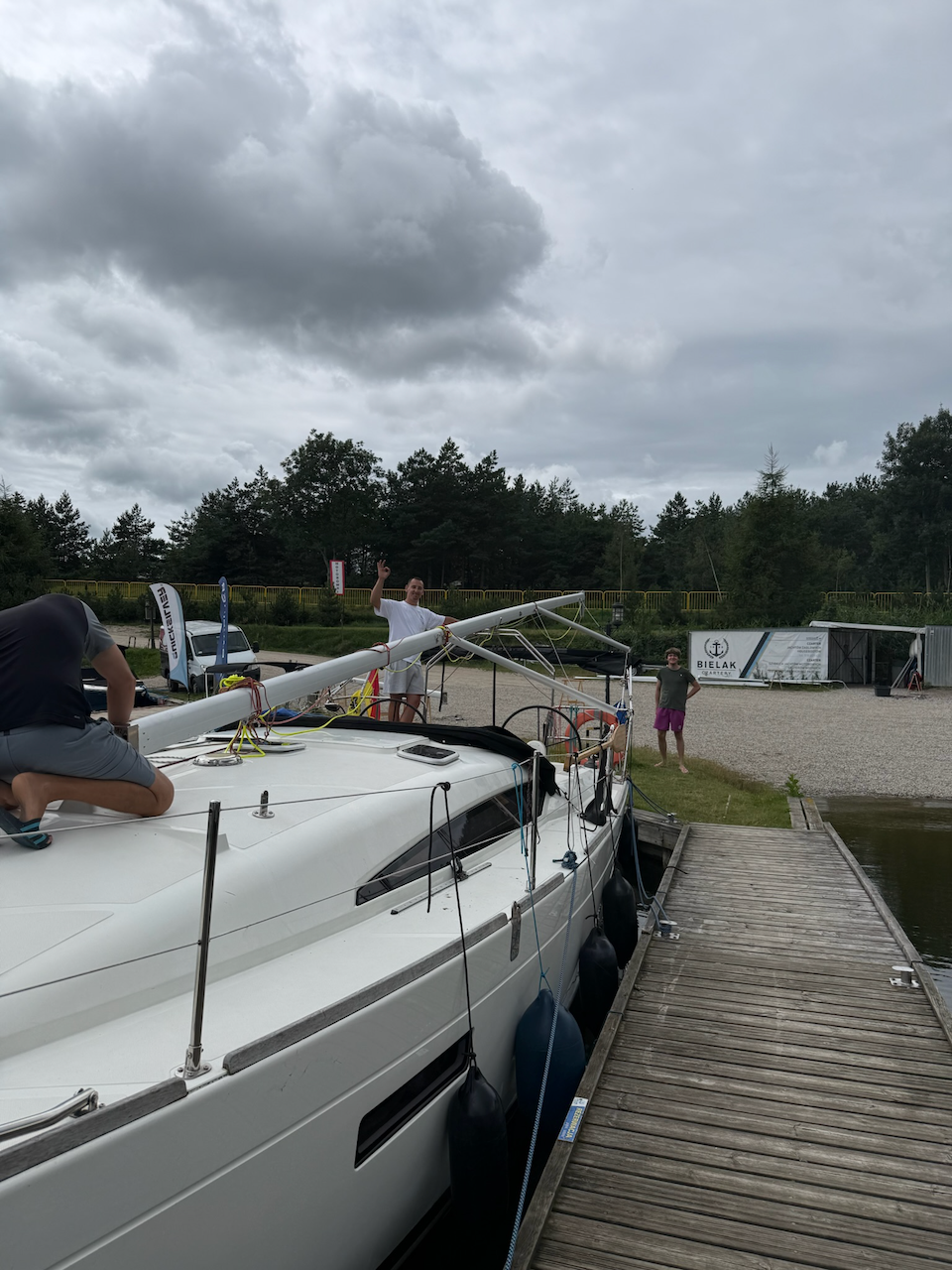 Installing the new mast